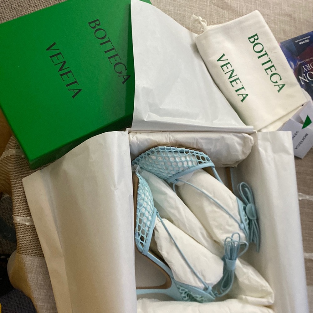 Brand new BV baby blue stretchy heels